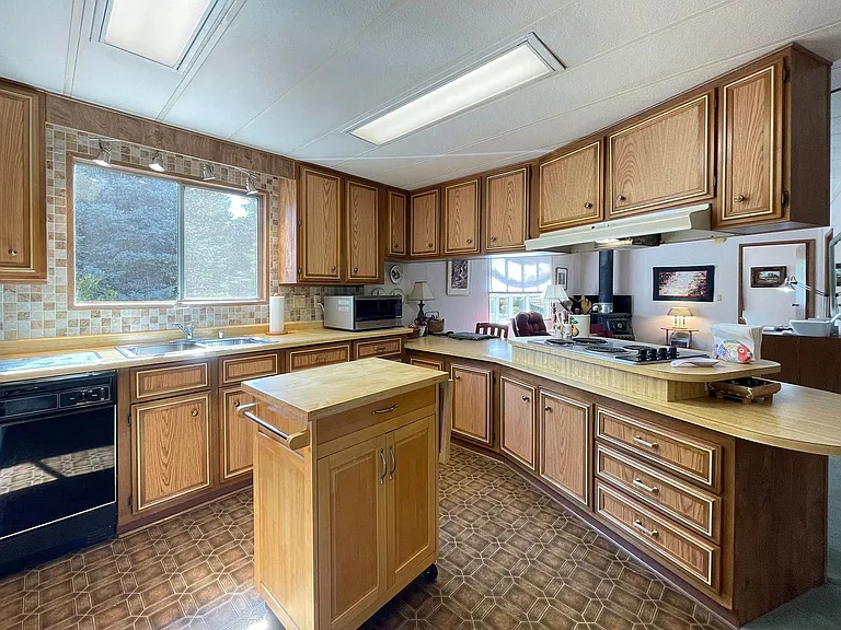 121 Ivy Ln — Photo 18