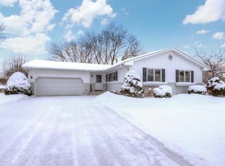 10000 Goodrich Rd, Bloomington, MN 55437