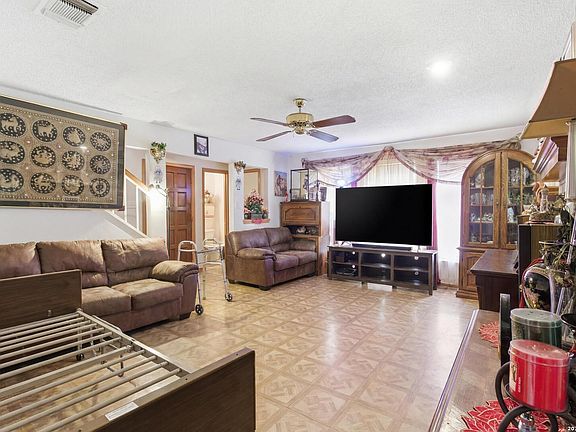 4th image of 2952 WOOD CIRCLE
