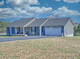 566 Charles Golden Rd, Sparta, TN 38583