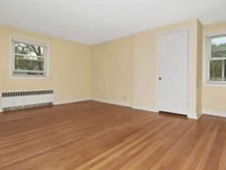 Dinsmore Pl — Photo 5