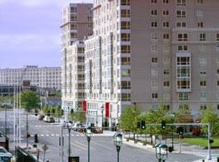 1 Park Ln UNIT 217, Boston, MA 02210