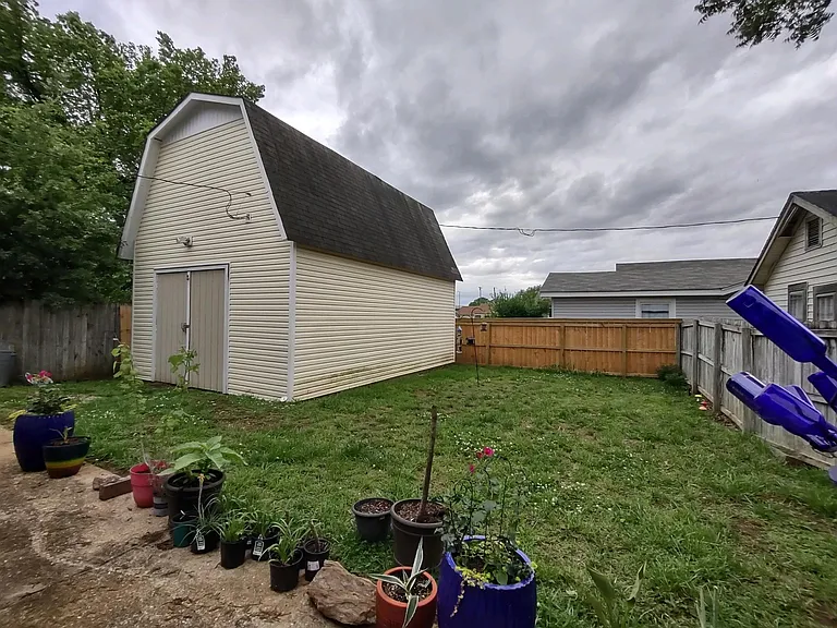 409 Dement St NE — Photo 66