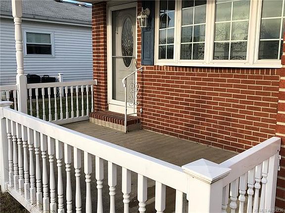 3rd image of 225 Bonaire Dr