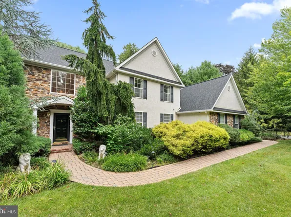 108 Willowburn Rd, Villanova, PA 19085