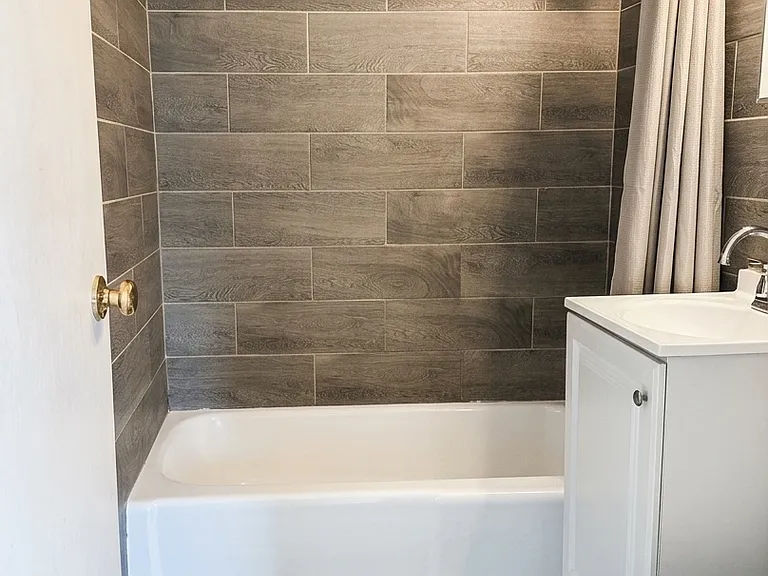 10737 S Lloyd Dr #8 — Photo 3