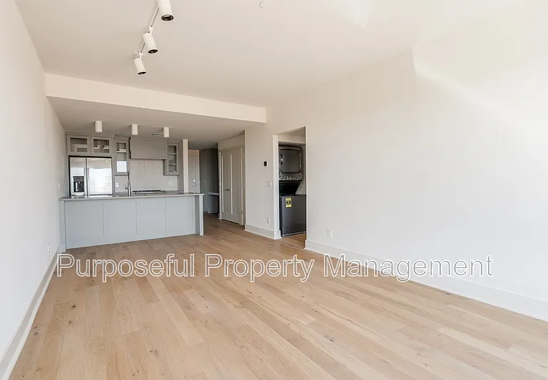 934 Hangar Dr #6 — Photo 16