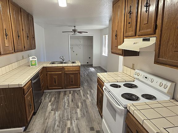 3rd image of 107 Schlenker Dr