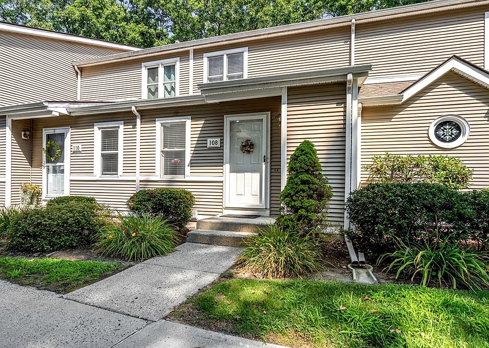 1st image of 61 Abbey Memorial Dr APT 108