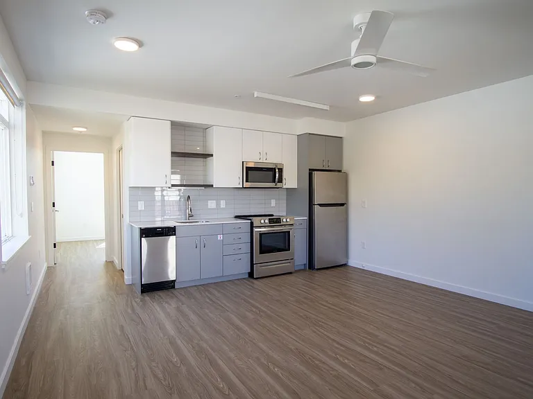 2320 N Vancouver Ave #203 — Photo 5