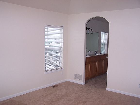 master toward 5 piece bathroom