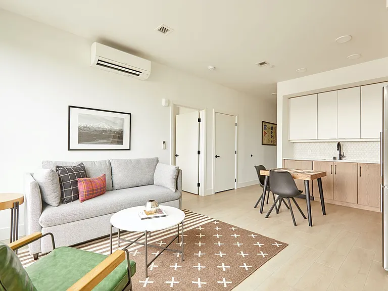 Solis Apartments — Photo 55
