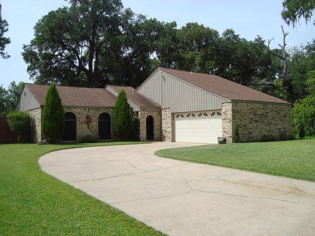 1st image of 211 Prescott Dr