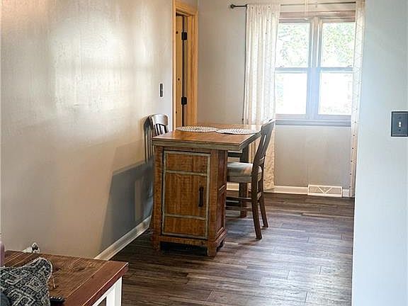 4th image of 157 Hunt St