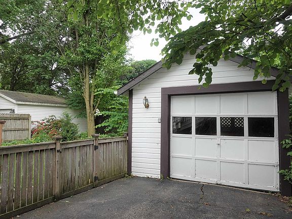 4th image of 1528 N Prairie St