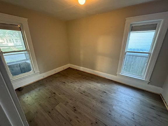 4th image of 137 N Gorham St Unit 1