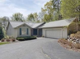 18755 Minnetonka Blvd, Deephaven, MN 55391