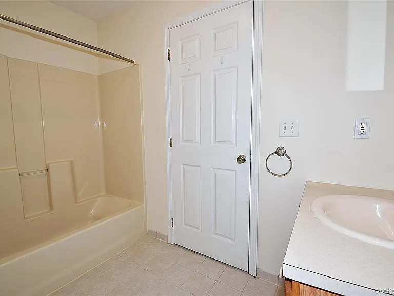 18 Garden Way — Photo 12