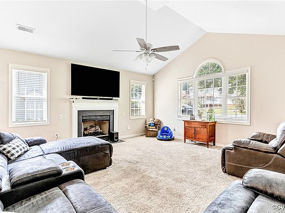 3rd image of 8064 Kiwi Ln