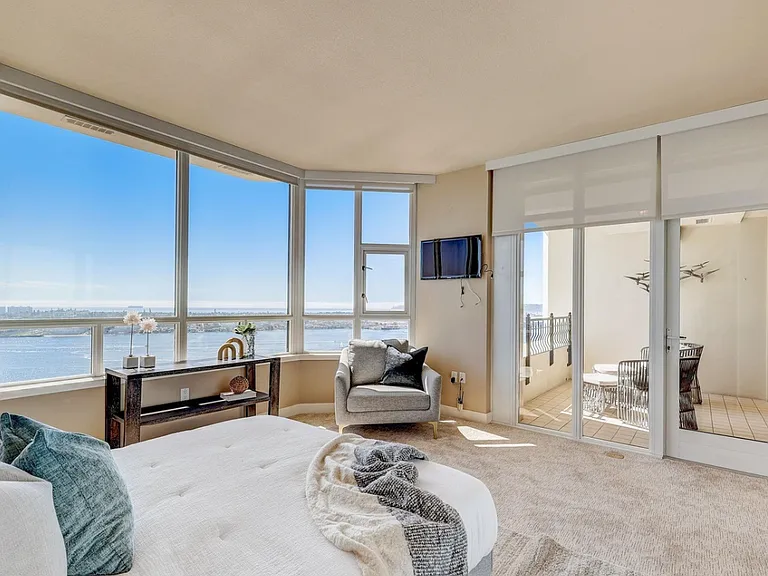 700 W Harbor Dr W #2902 — Photo 31