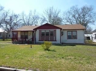 704 Poplar St, Teague, TX 75860
