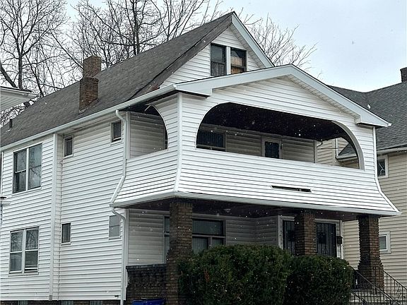 3rd image of 9613 Parkview Ave