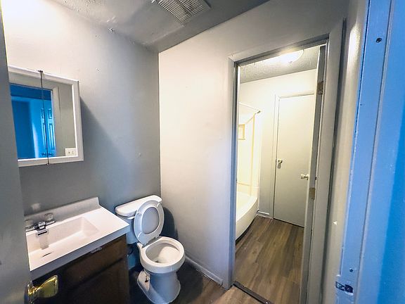 2nd image of 700 Gordon Smith Blvd #6