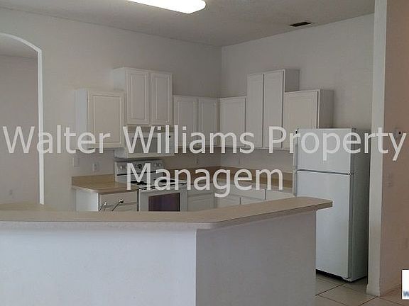 4th image of 39 Ethan Allen Dr