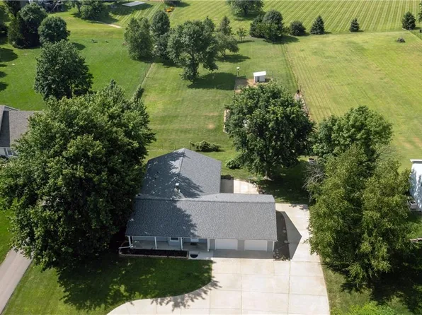 24475 W 55th St, Shawnee, KS 66226