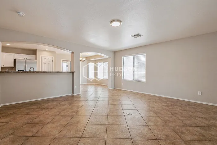 23796 W La Vista Dr — Photo 4