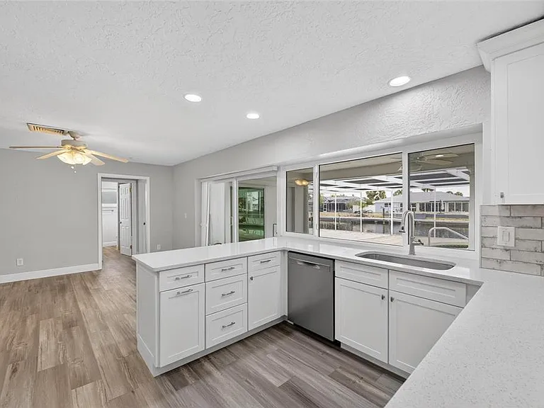 6305 Cottonwood Ln — Photo 19