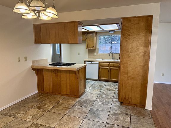 3rd image of 1450 Island Ct