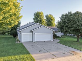 1302 32nd St, Spirit Lake, IA 51360
