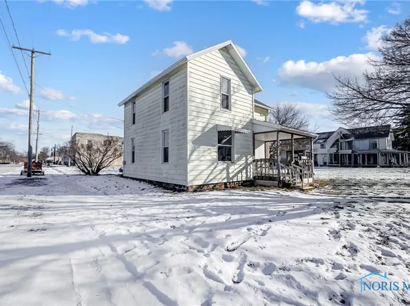 223 N Main St, Gibsonburg, OH 43431
