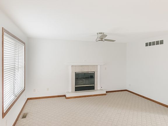 5th image of 3366 Kenyon Dr