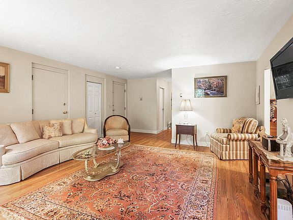 2nd image of 100 Fellsview Ter APT 106