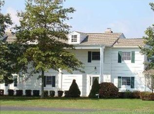124 Saint Andrews Cir, Southampton, NY 11968