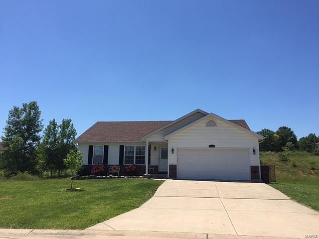 1st image of 144 Cuivre River Dr