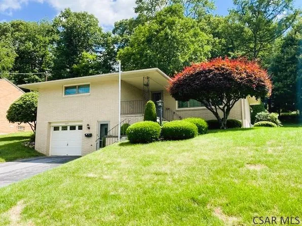 1023 Hillside Trl, Johnstown, PA 15905