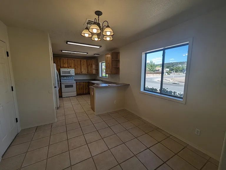 211 N Heritage Ln — Photo 7