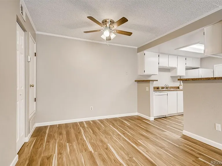 18064 E Ohio Ave #203 — Photo 10