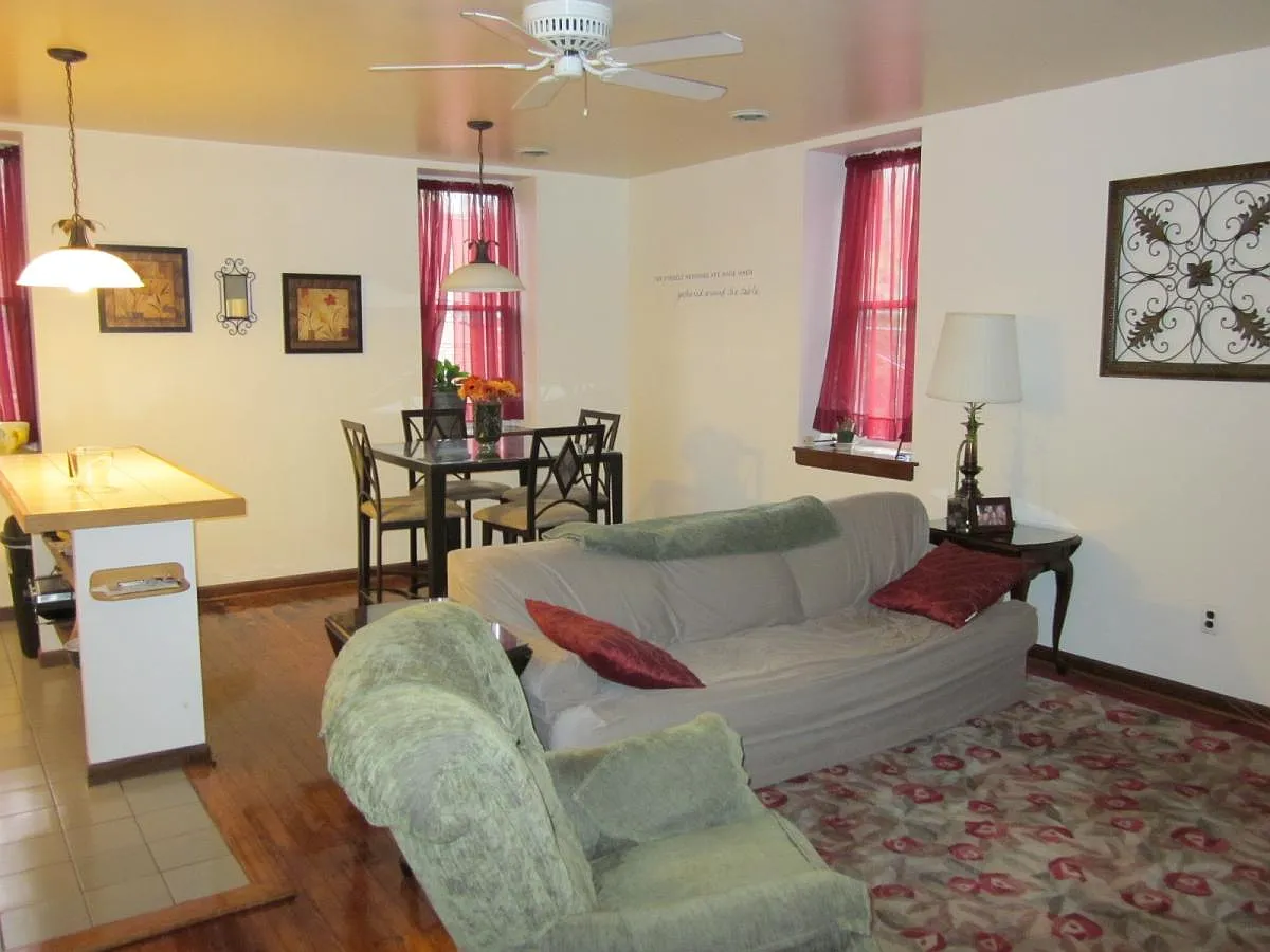 Building Photo - 210 Bainbridge St #1