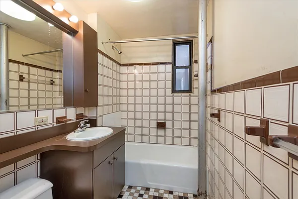 Sold by Benjamin Realty Since 1980 | media 31