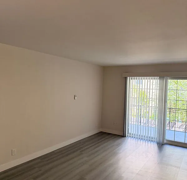 1405 Oak Grove Ave #107 — Photo 15