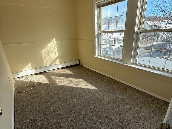 5th image of 30 Chandler Sq APT 15
