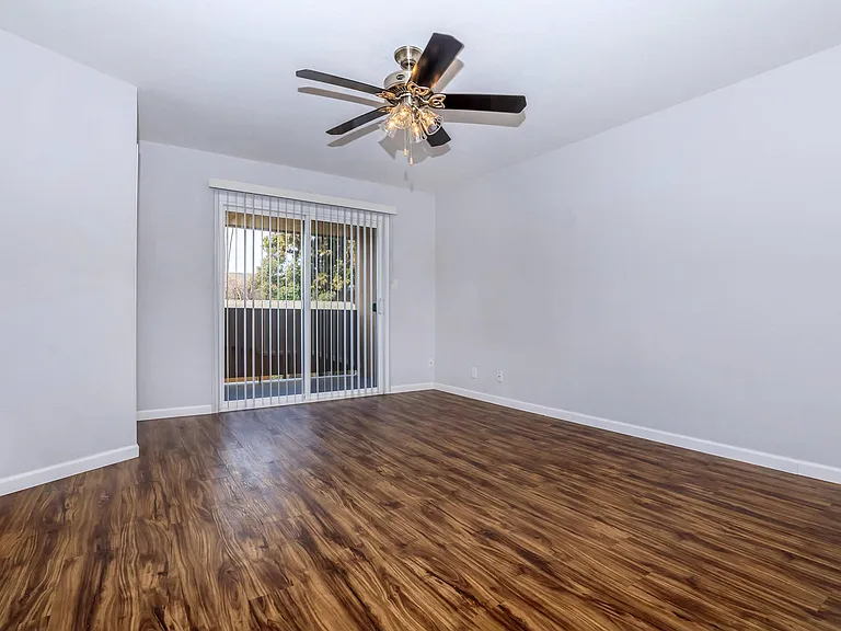 4401 Central Ave — Photo 32