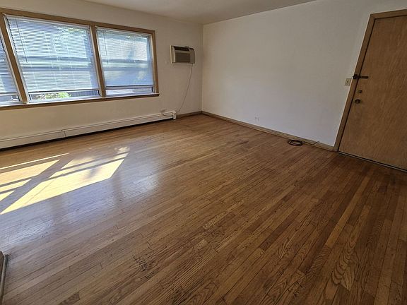 3rd image of 4114 N Kedvale Ave APT 2E