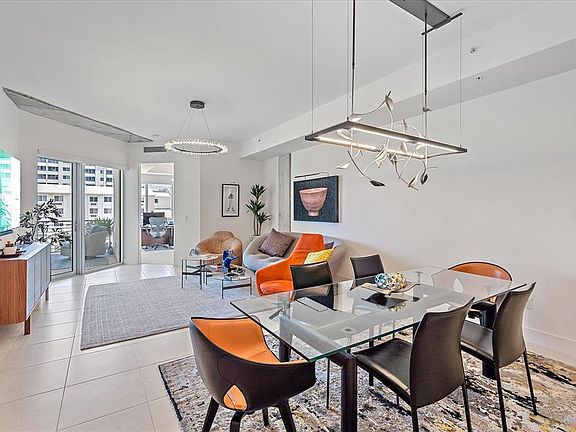 4th image of 332 Cocoanut Ave #406