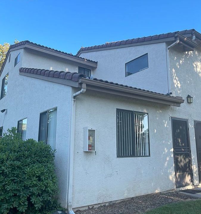 1st image of 2854 E Valley Pkwy APT 1