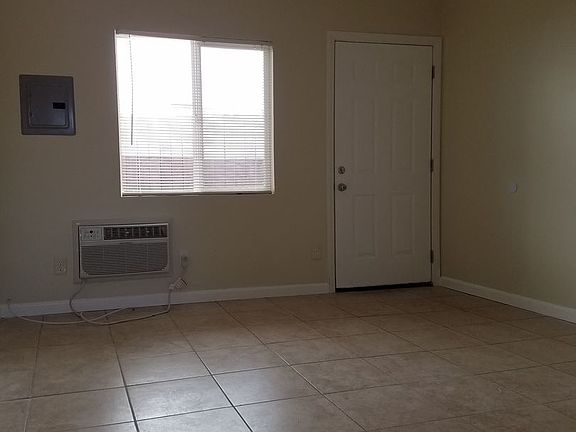 4th image of 509 Hyde Park Pl APT 8